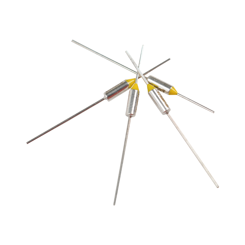 Termisk engångssäkring Engångs ej återställningsbar termosäkring inuti små hushållsapparater Termisk engångssäkring Engångs ej återställningsbar termosäkring inuti små hushållsapparater